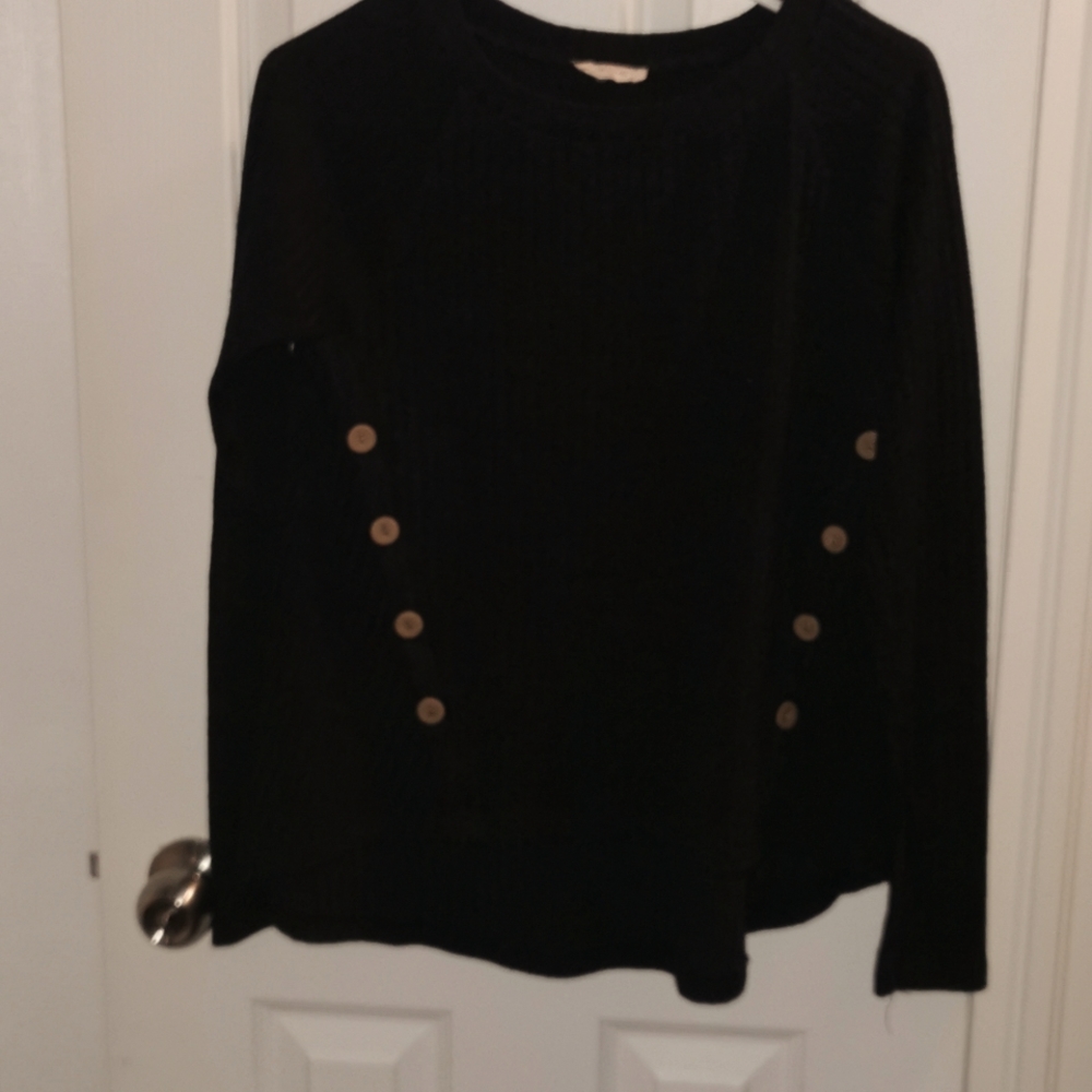 Long sleeve sweater with button detail and elbow patches. Size small!